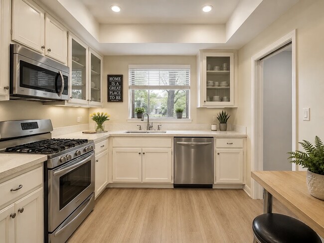 Photo - 8711 Falmouth Ave Unidad #108