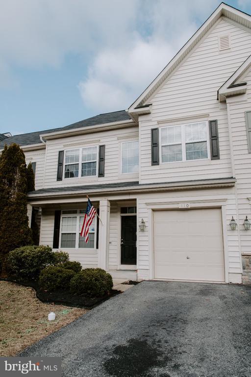 Photo - 110 Quinton Oaks Cir