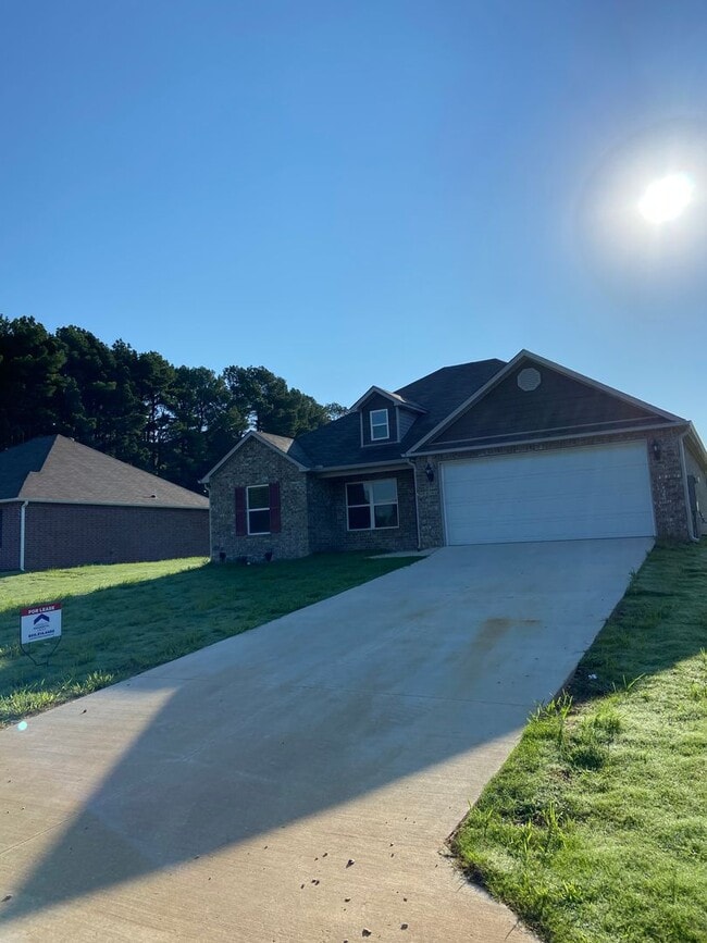 Photo - Preleasing Now! Four Bedroom | Two Bathroom Home in Fairview Haven