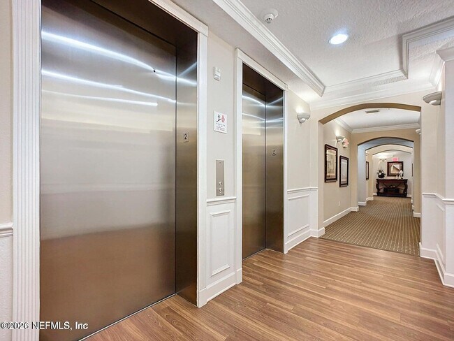 4480 Deerwood Lake Pkwy Unit 325