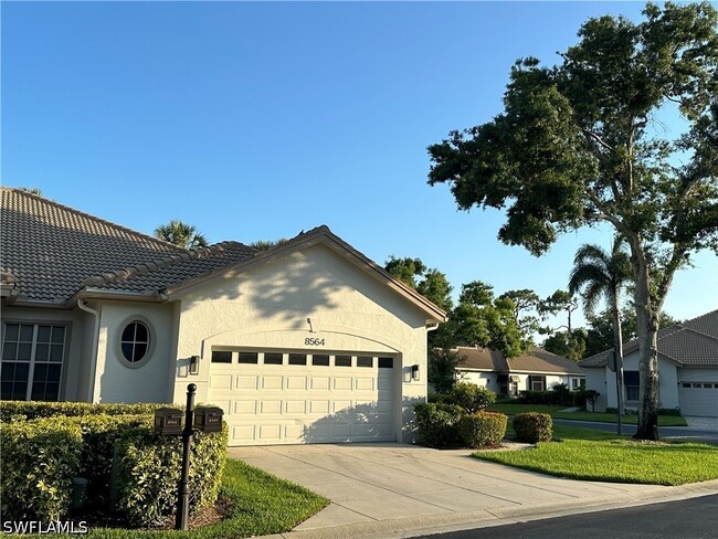 Building Photo - 8564 Fairway Bend Dr