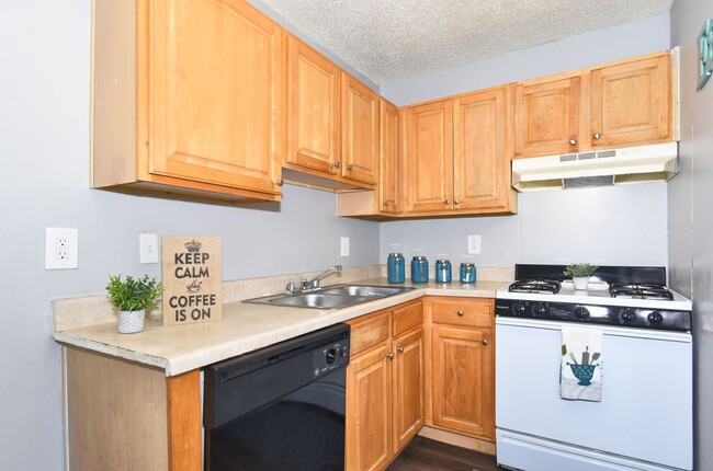 Photo - Heatherstone Apartments
