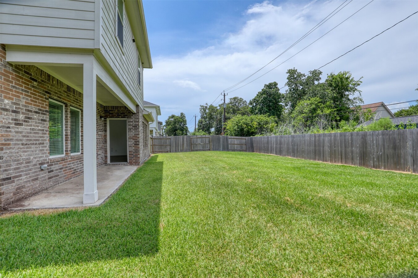 Photo - 422 Magnolia Ln