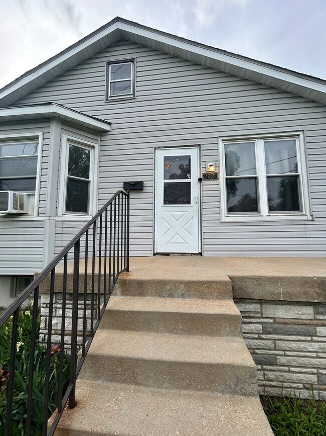 Photo - 2425 Wheaton Ave