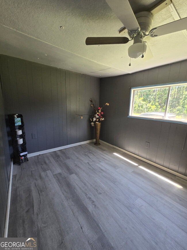 Photo - 171 Bowen Rd