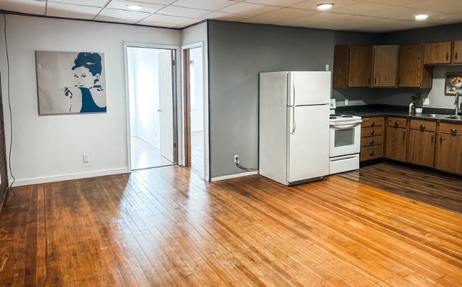 Photo - 111 Main St Unit 1