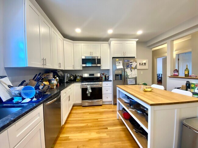 Photo - 1433 Cambridge St Unit 1