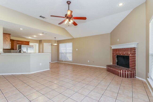 Photo - 528 Cambridge Dr