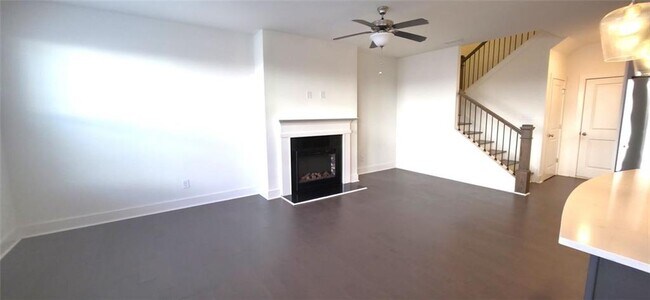 Photo - 81 Auburn Wds Dr