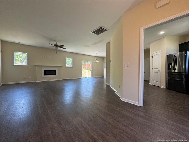 Photo - 185 Ledgebrook Ln
