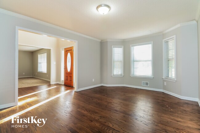 Photo - 168 Crossing Dr