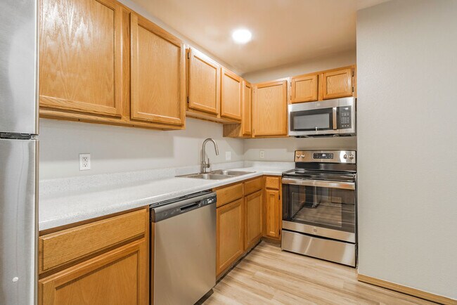 2BR, 2BA Partial renovated - 1,000 SF - The Ridges at Bentonville