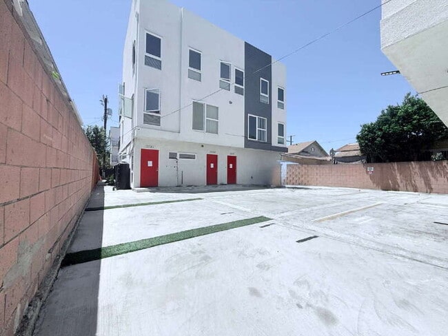 Photo - 1258 Leighton Ave Unit B