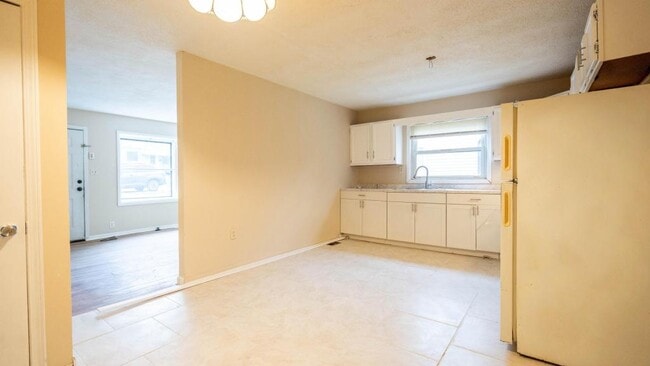 Photo - 801 Biddle St