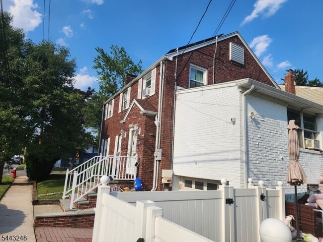 Photo - 367 Palisade Rd