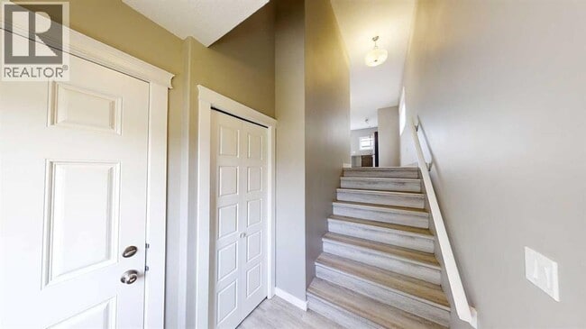 Photo - 8065-8091 91 St