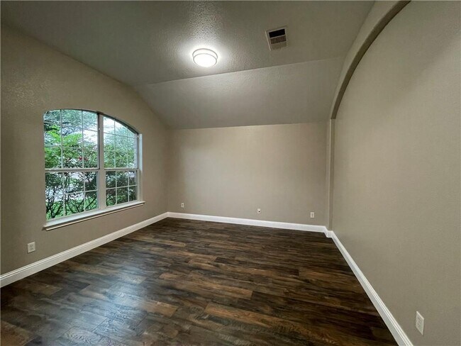 Photo - 18512 Sandy Bottom Dr