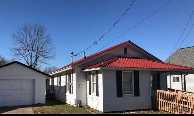 Photo - 110 E Jackson St