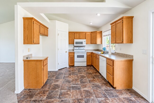 3 Bed / 2 Bath Home on Quiet Cul-de-Sac