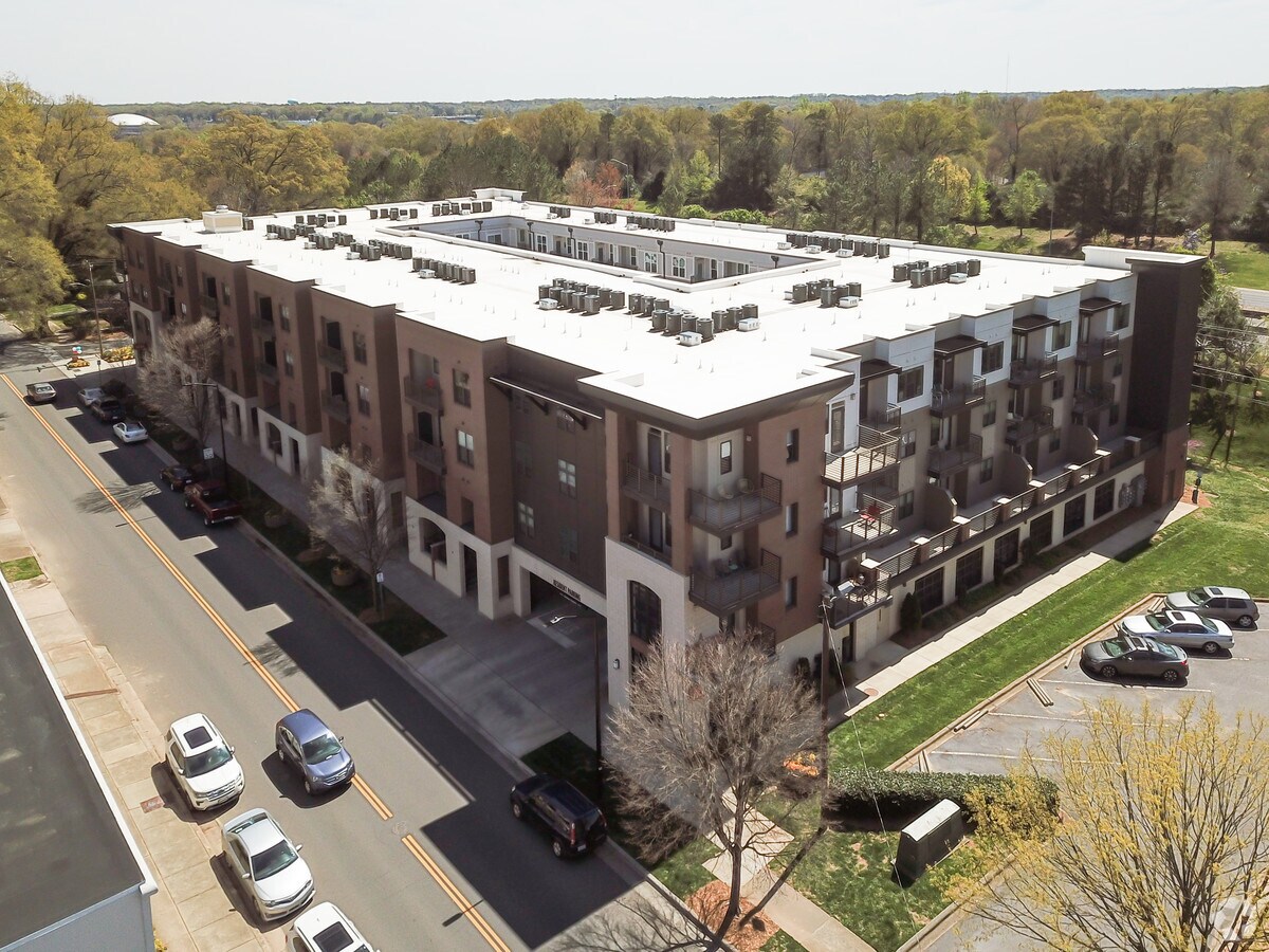 The Julien Apartments For Rent In Charlotte