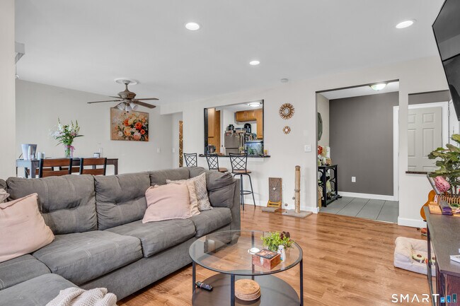 Photo - 175 Mill Pond Rd Unidad 444