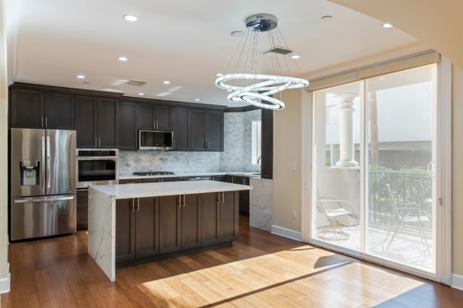 Photo - 5305 Bellingham Ave Unidad 103