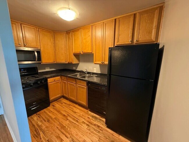 Photo - 4600 N Clarendon Ave Unit 1412