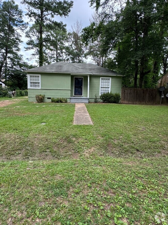 Building Photo - 750 Woodbury Rd Rental