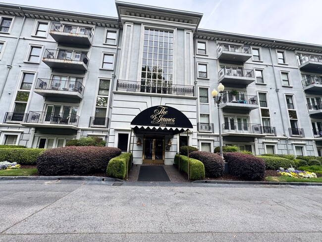 Building Photo - 3201 Lenox Rd NE