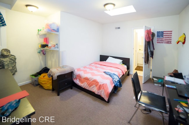 Building Photo - Modern New Luxury Temple Apartments Unit 1