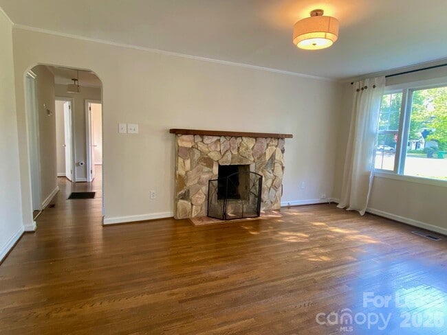 Photo - 5300 Buckingham Dr