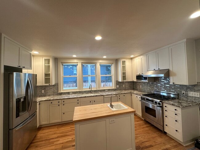 Main Level - Kitchen