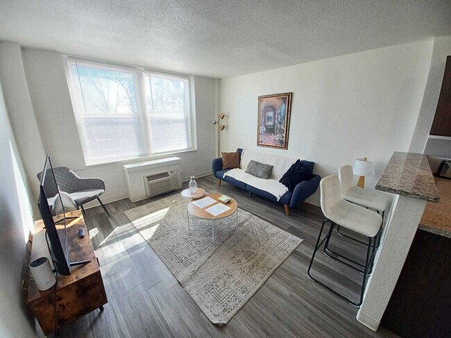 Building Photo - 2515 Burnet Ave Unit SI ID1036844P