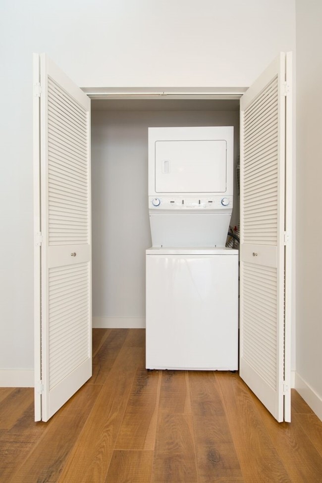 Photo - 11214 Morrison Ave