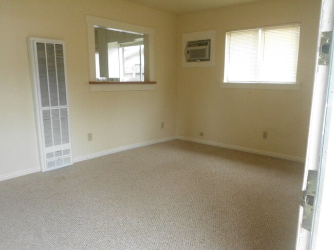 Building Photo - 1405 Locust St Unit 263