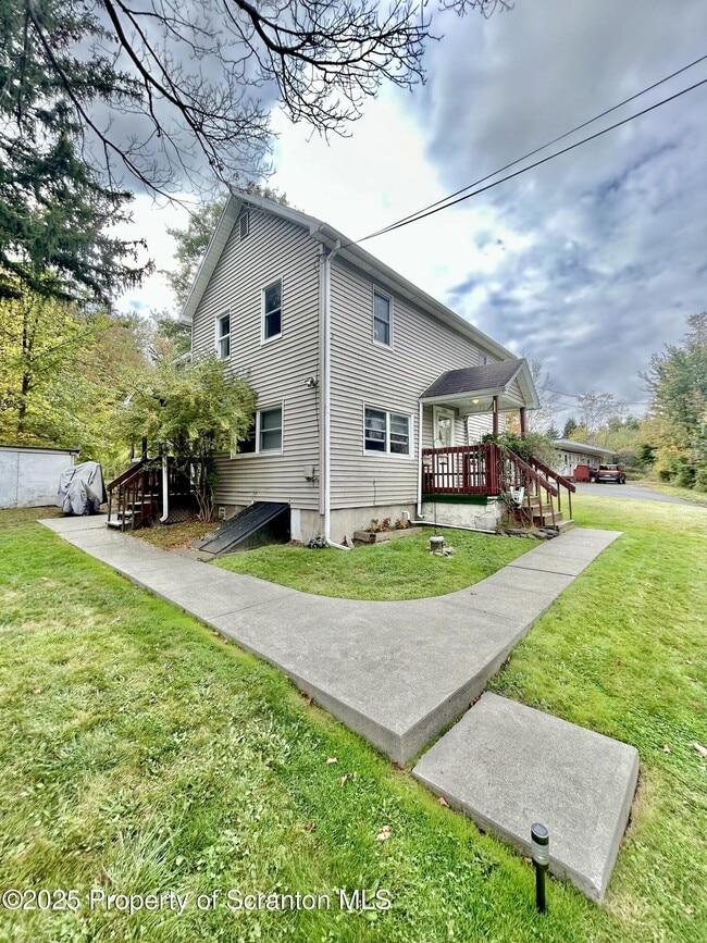 Photo - 1395-1395 Old Trail Rd