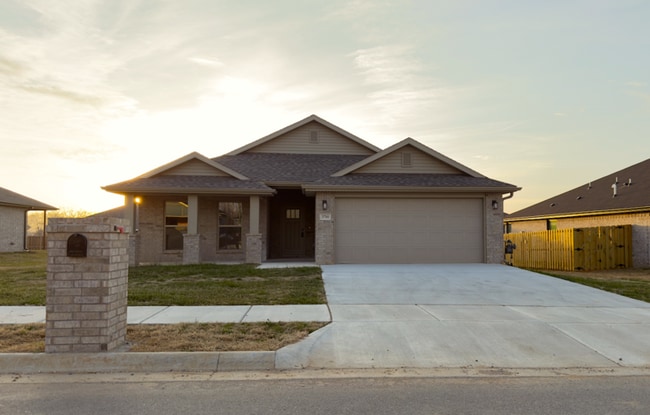 Building Photo - 3700 N Wiley Dr