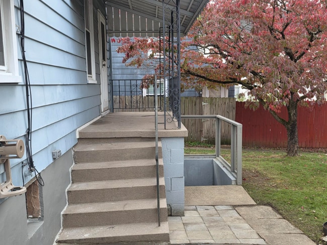 Photo - 1704 Broad St