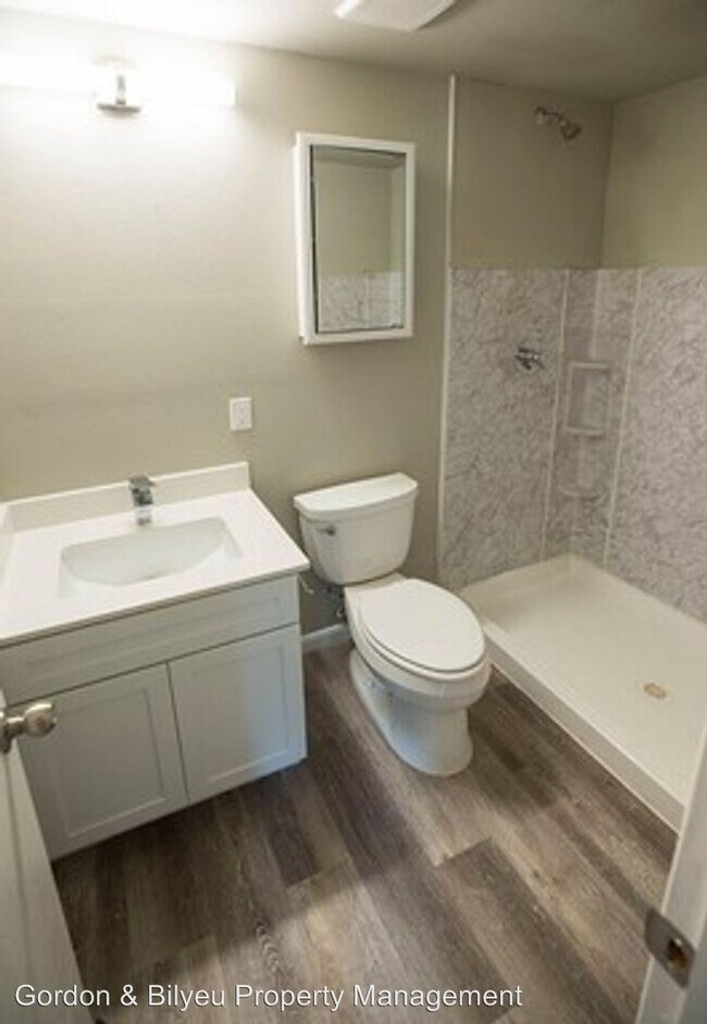 Photo - 911 W 22nd St