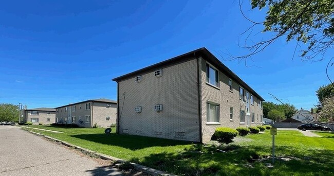 Photo - 16480 E 9 Mile Rd Unit 201