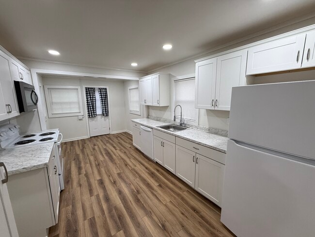 Photo - 110 Small St