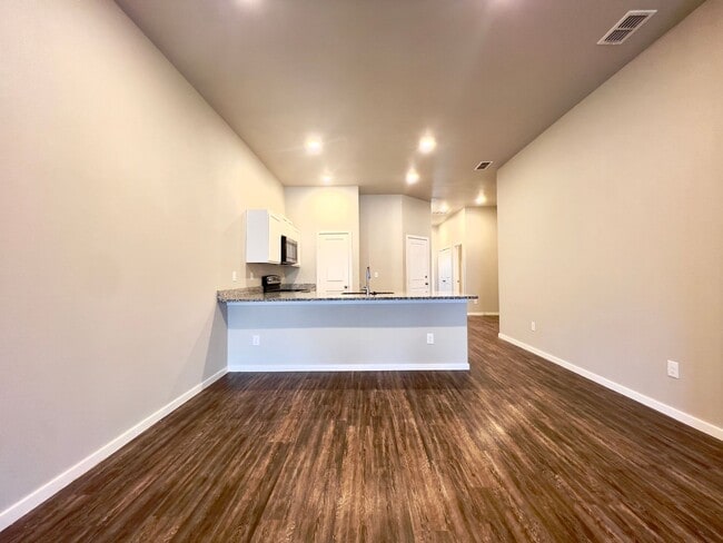 Photo - 2120 N Avenue K Unidad B