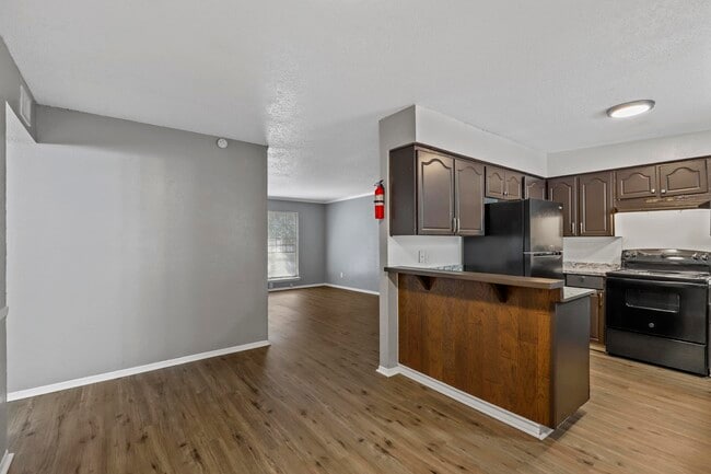 Flats at Brentwood