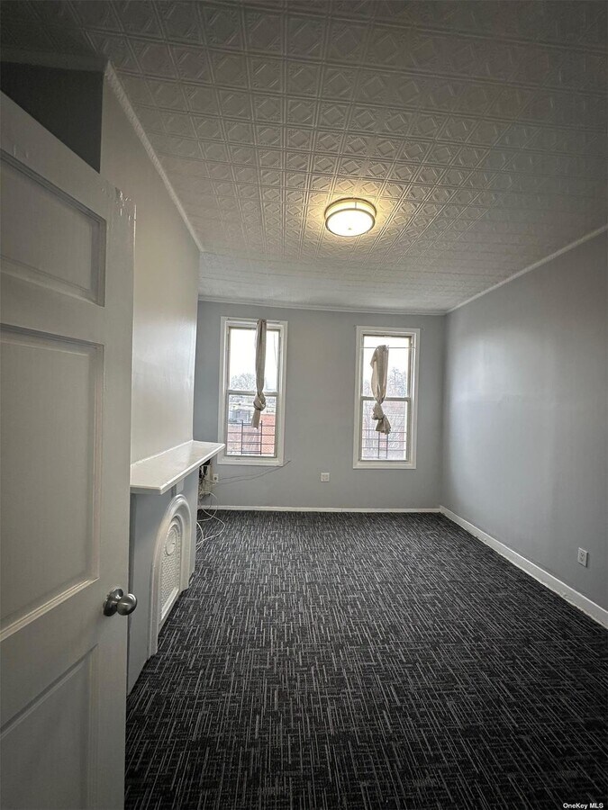 Photo - 36-12 Starr Ave Unit 3R