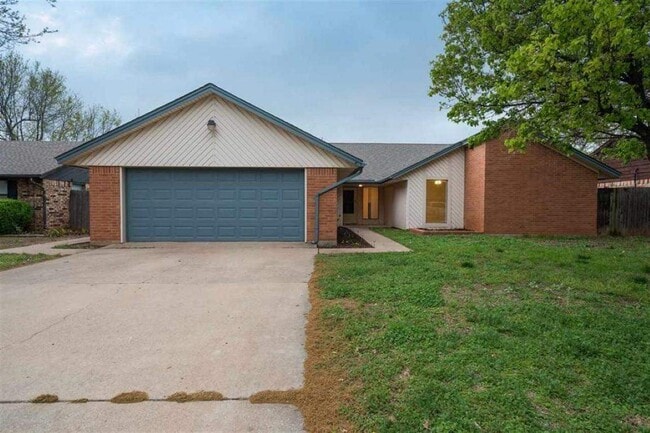 Building Photo - 3010 NE Lancaster Ln