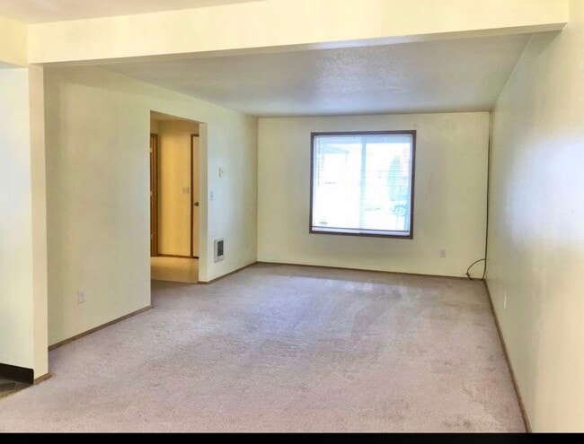 Photo - Spacious Home with Large Backyard in Union...