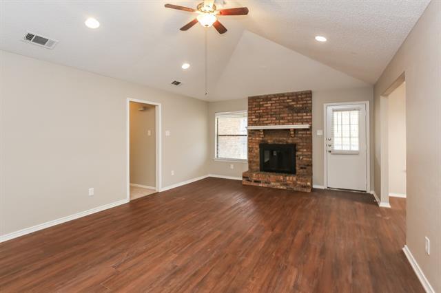 Photo - 521 Anglebluff Dr