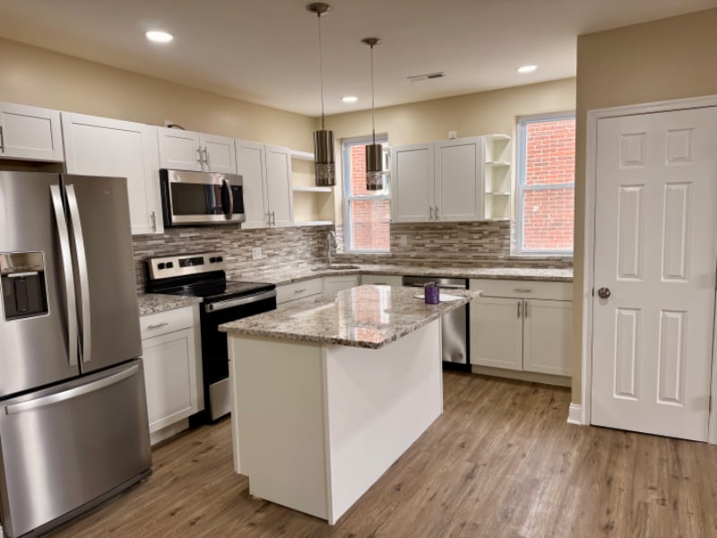 Photo - 605 N 64th St