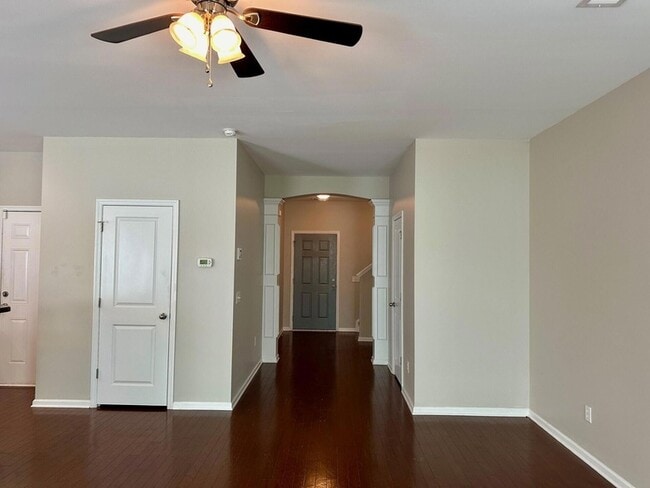 Photo - 450 Delmont Dr Casa