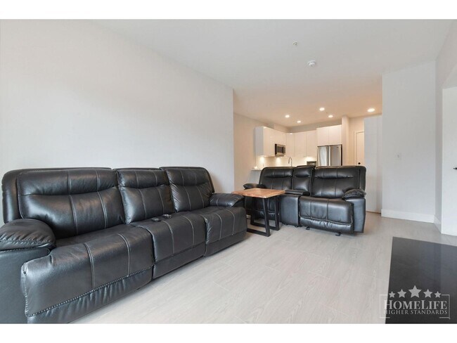 Photo - 5486-199A 199a St Unit 108